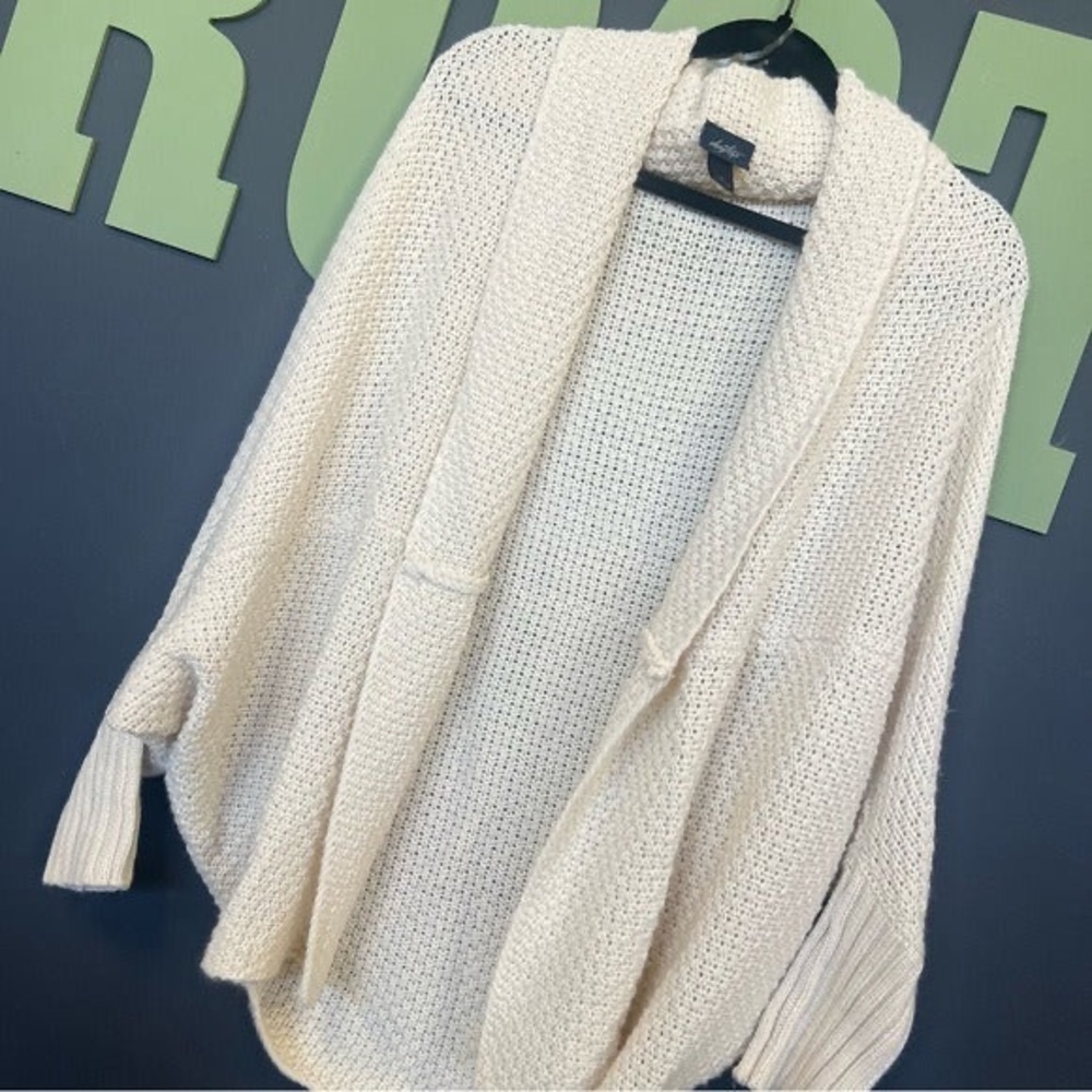 Daytrip Buckle Slouchy Cocoon Cardigan Knit Sweater Cozy Cream Size M Medium